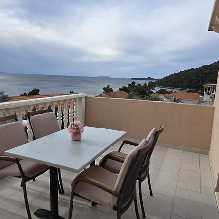 Apartman Grosic Брна Екстериор снимка