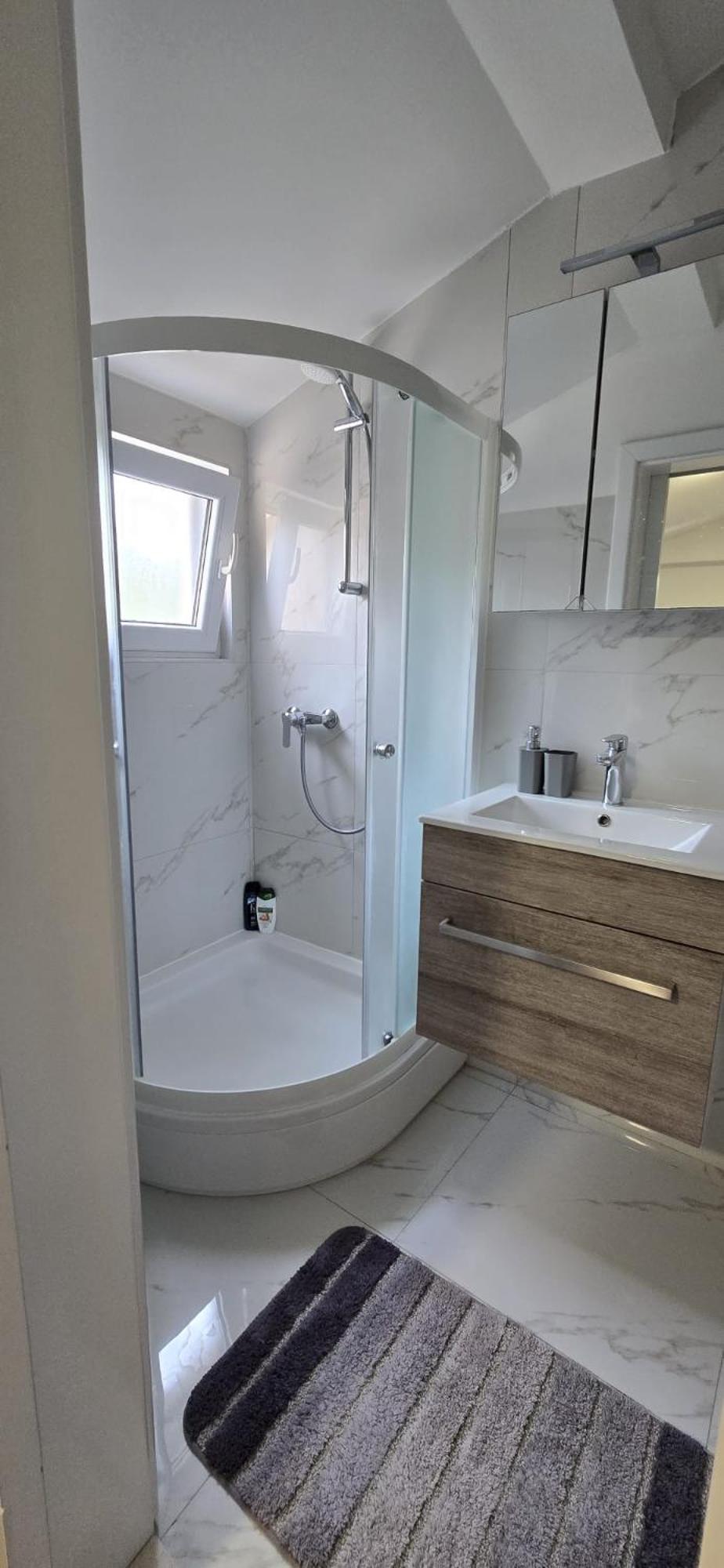 Apartman Grosic Брна Екстериор снимка