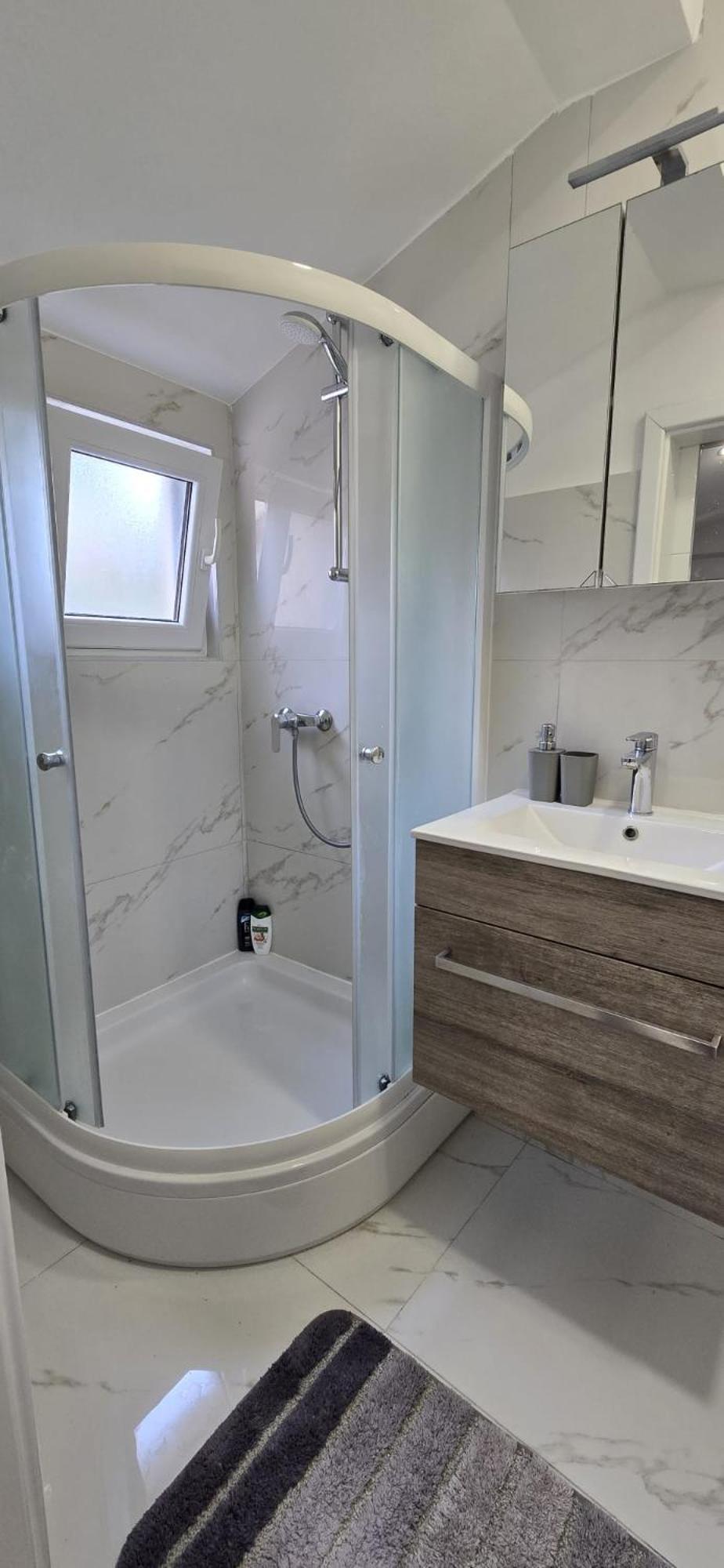 Apartman Grosic Брна Екстериор снимка