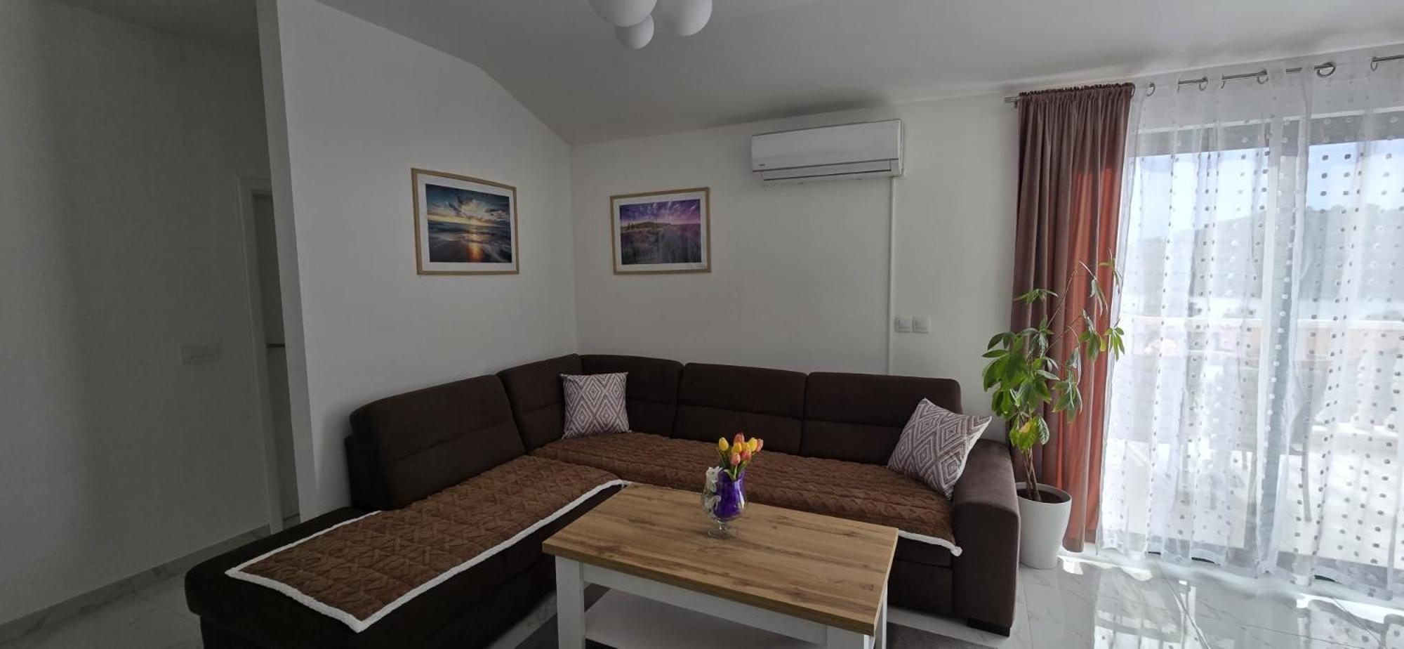 Apartman Grosic Брна Екстериор снимка