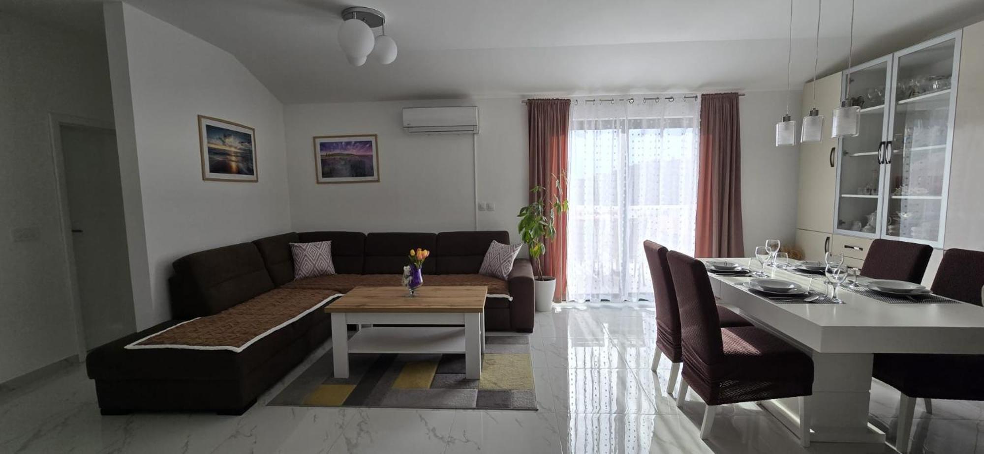 Apartman Grosic Брна Екстериор снимка