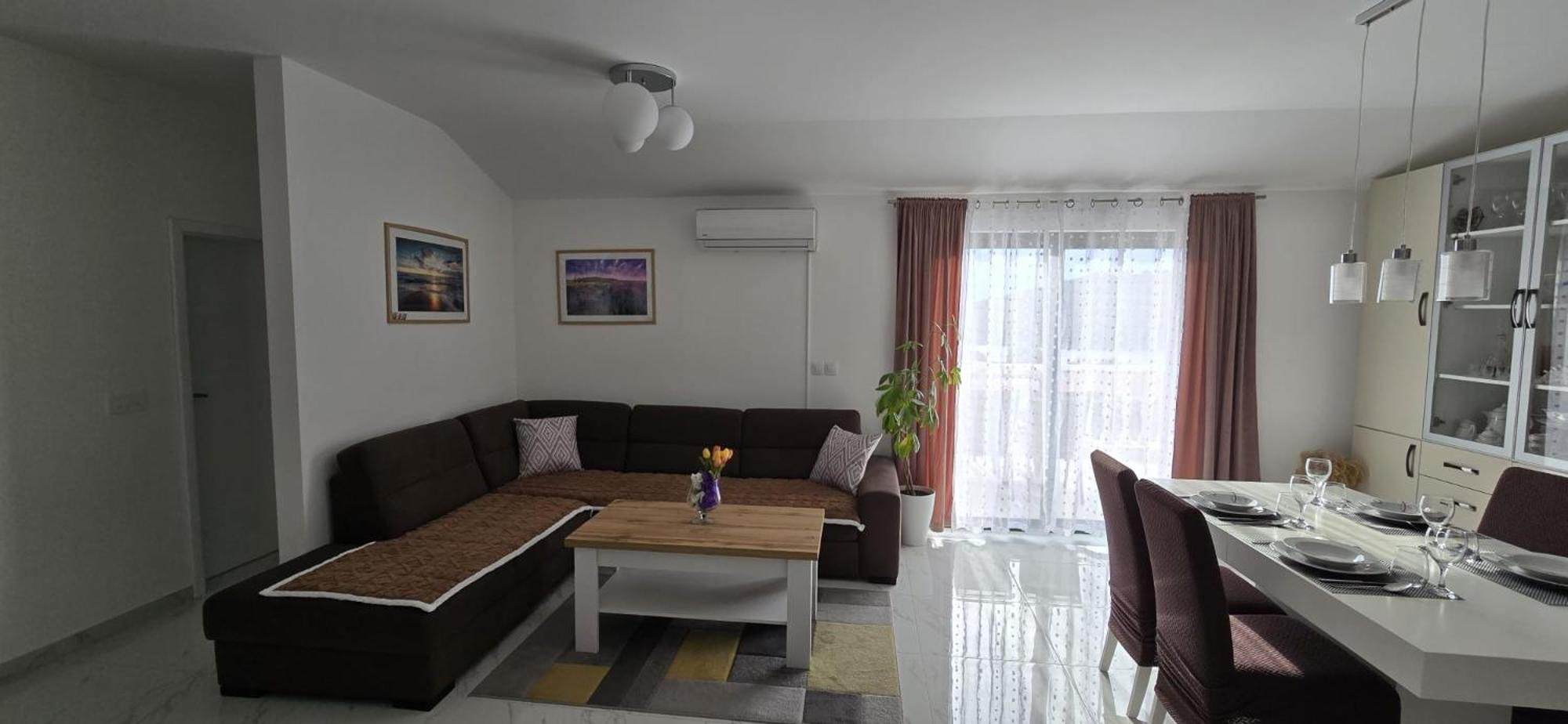 Apartman Grosic Брна Екстериор снимка